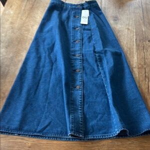 GU DENIM SKIRT BUTTON DOWN